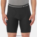 Hommes chausson court noir 242248134 Giro